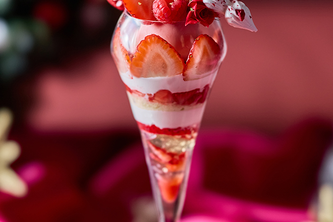 期間限定先行販売【贅沢いちご尽くし】大人のご褒美クリスマスパフェ～Strawberry Shortcake～　イメージ画像