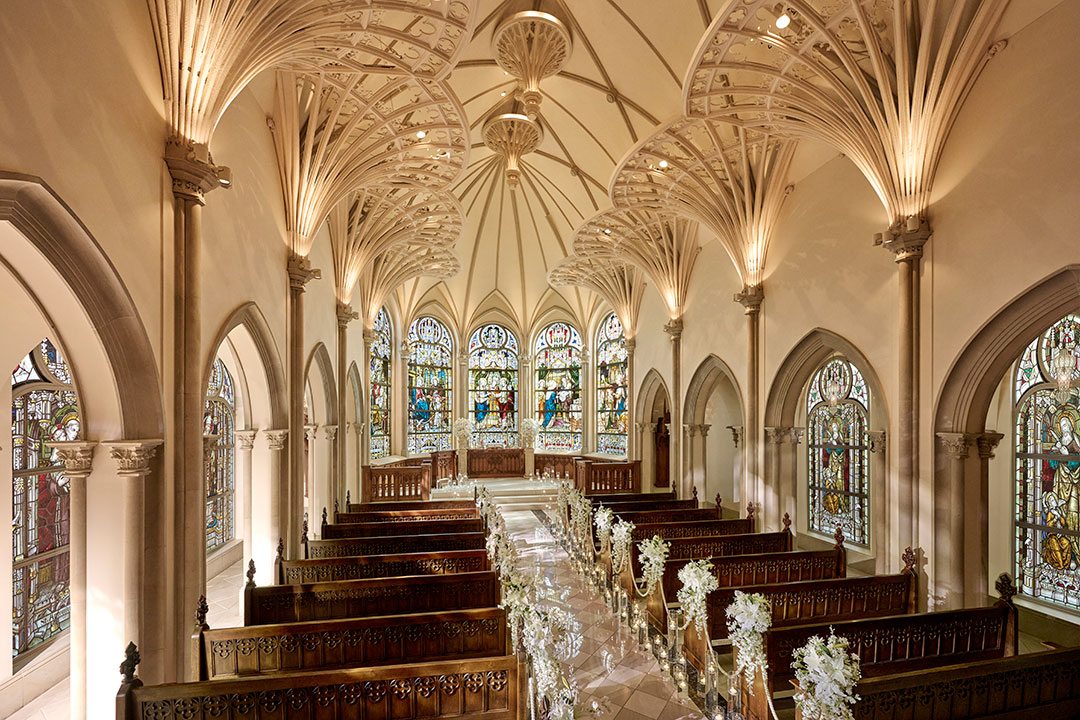 まるで世界にふたりきり。チャペル貸切プロポーズ　イメージ画像