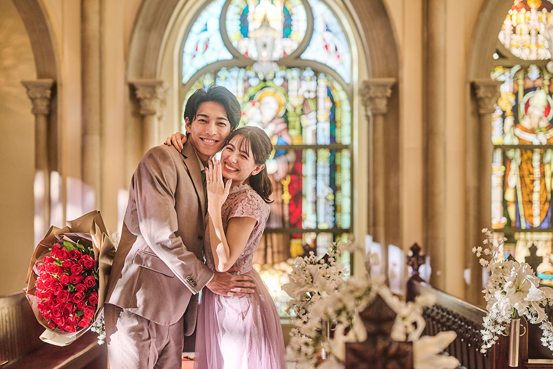 まるで世界にふたりきり。チャペル貸切プロポーズ　イメージ画像