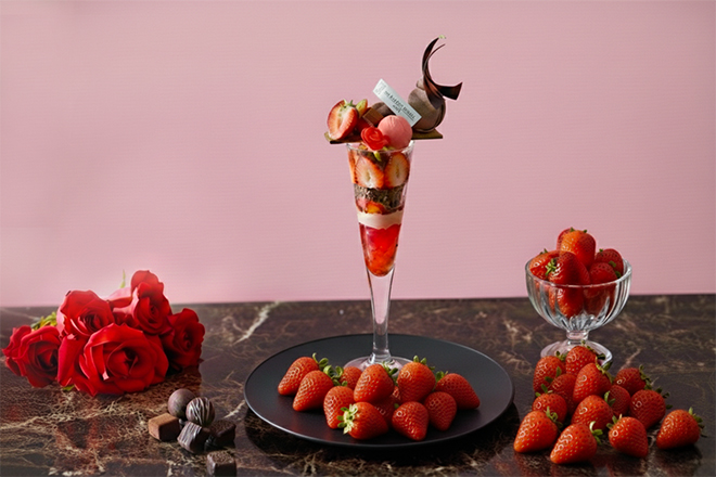 【ホテル開業10周年記念】大人のご褒美パフェ～贅沢いちごとチョコレート～　イメージ画像