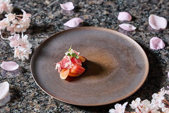 【アニバーサリープラン】お花やケーキなど、プレゼントにぴったりなギフト付き鉄板焼　イメージ画像