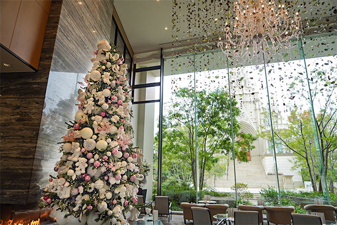 きらめく館内を巡る。ストリングスホテル 名古屋のクリスマス　イメージ画像