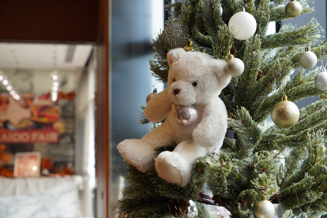 きらめく館内を巡る。ストリングスホテル 名古屋のクリスマス　イメージ画像