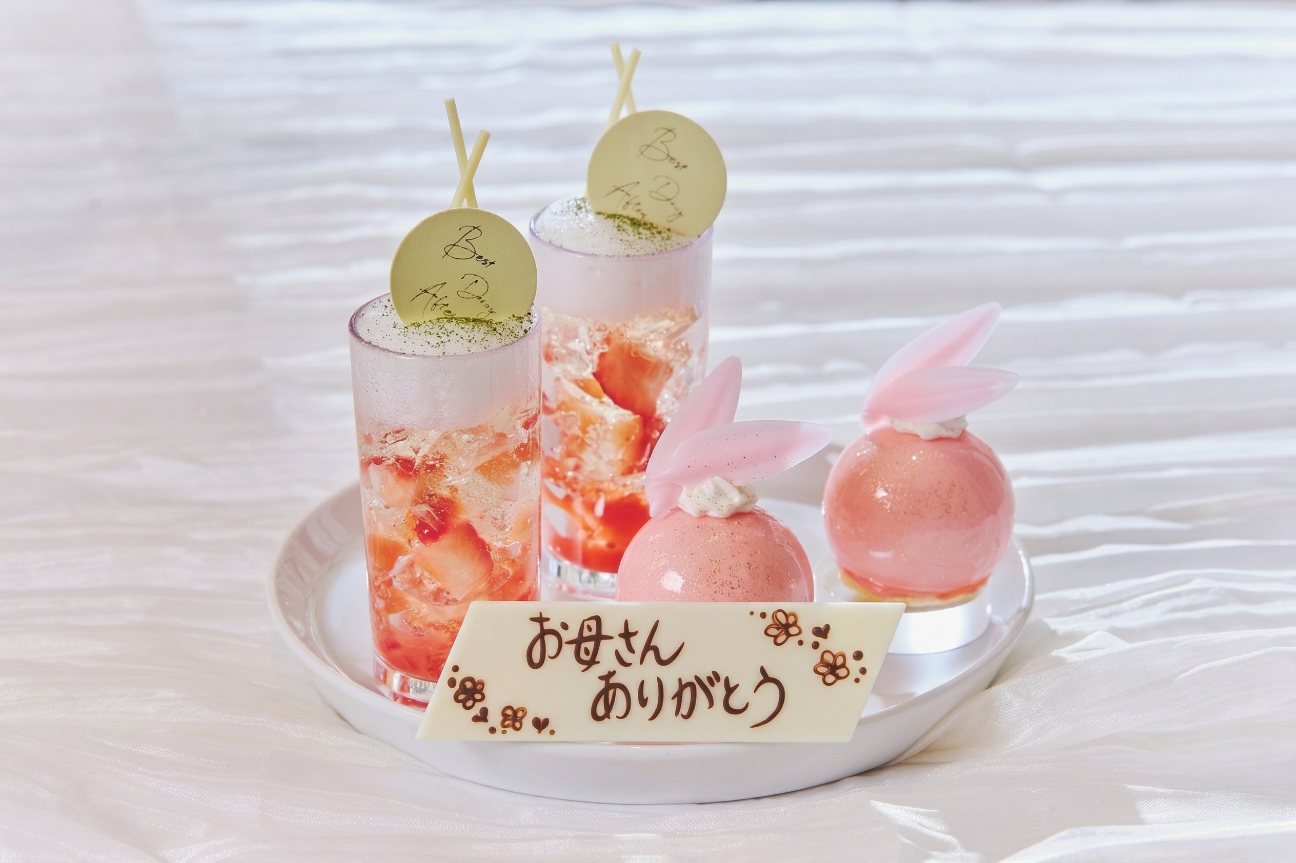 【ホテル開業10周年記念】桜色のストロベリーアフタヌーンティー≪アワード受賞記念プラン販売中≫　イメージ画像