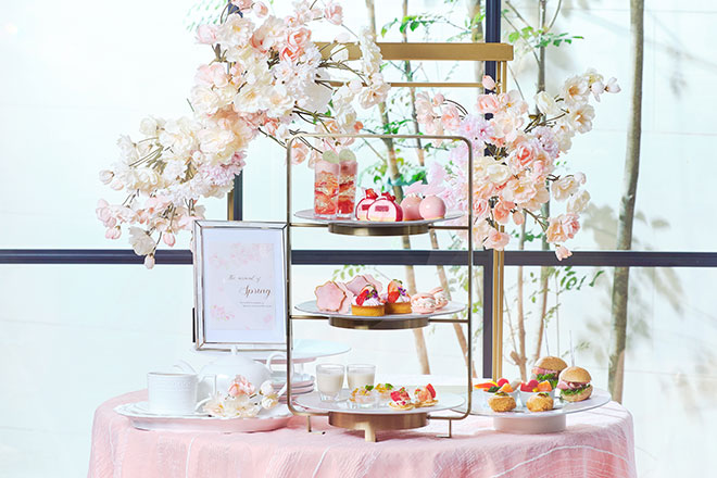 【ホテル開業10周年記念】グラマシーアフタヌーンティー ～いちごと桜のマリアージュ～　イメージ画像
