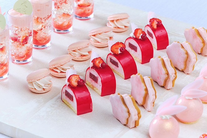 【ホテル開業10周年記念】グラマシーアフタヌーンティー ～いちごと桜のマリアージュ～　イメージ画像