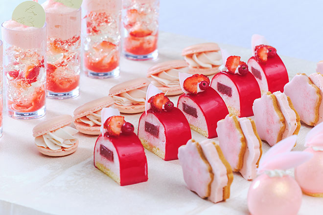 【ホテル開業10周年記念】桜色のストロベリーアフタヌーンティー　イメージ画像