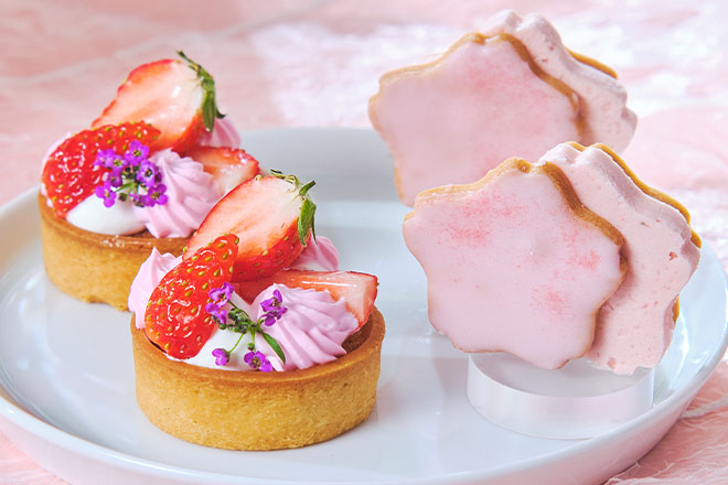 【ホテル開業10周年記念】桜色のストロベリーアフタヌーンティー　イメージ画像