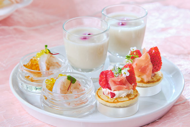 【ホテル開業10周年記念】グラマシーアフタヌーンティー ～いちごと桜のマリアージュ～　イメージ画像