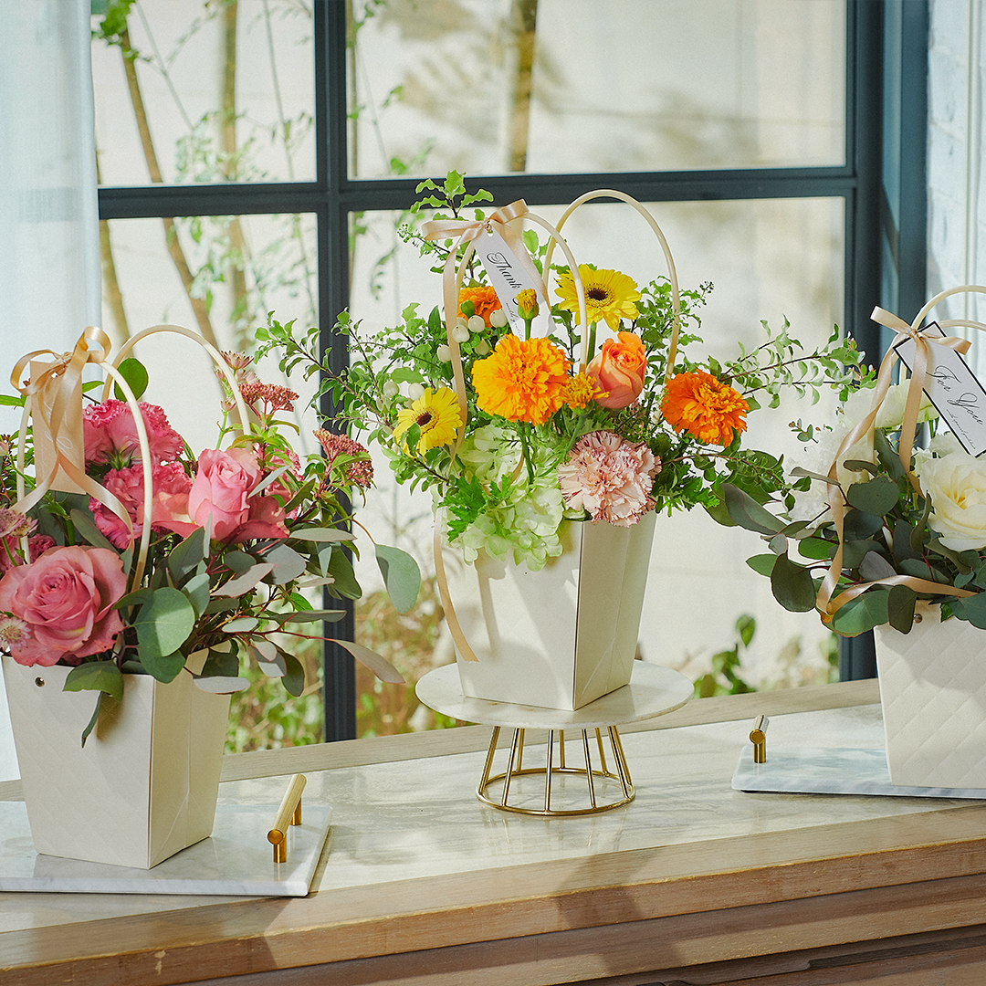 【日頃の想いをお花に込めて】フラワーギフトのご案内　イメージ画像