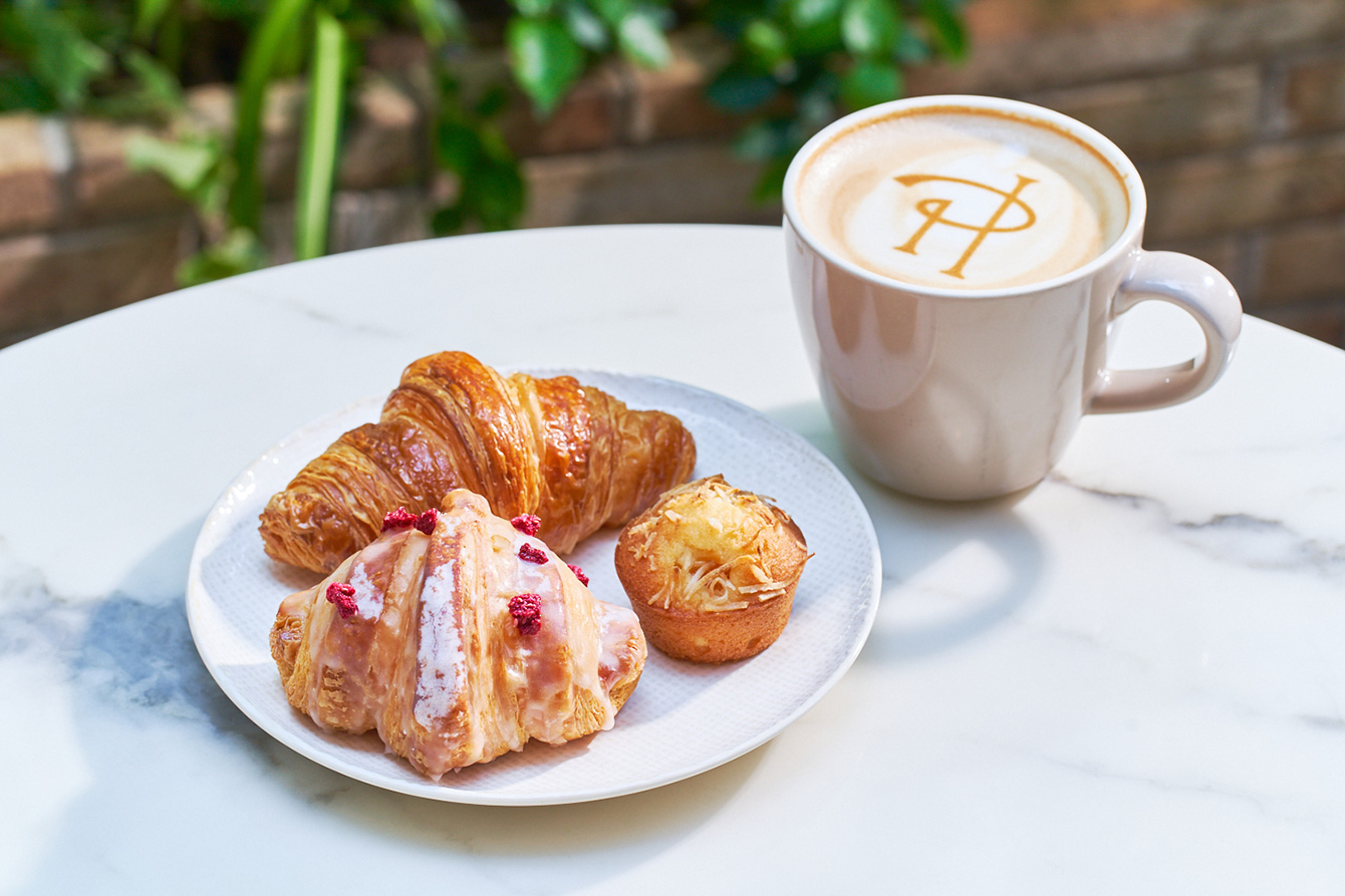 ブランチ カフェ＆ダイニング ゼルコヴァ | ザ ストリングス 表参道