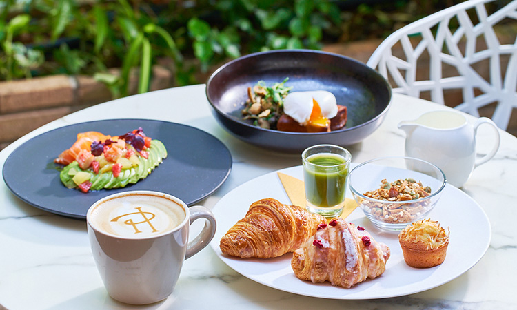 ブランチ カフェ&ダイニング ゼルコヴァ | ザ ストリングス 表参道